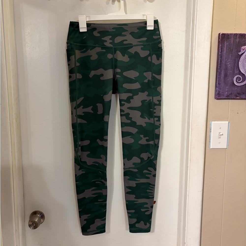 Feed me fight me camo Leggings